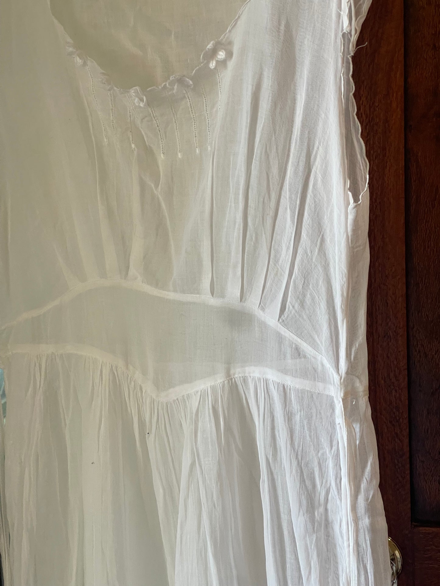 Edwardian Fine Cotton Lawn Gown with Hand-Embroidered Floral Detail (c.1900–1910)