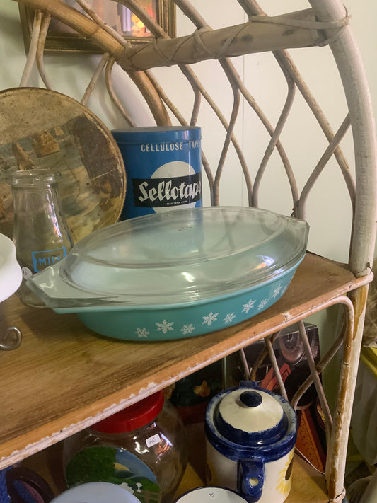 Pyrex Snowflake Aqua Oval Divided Baking Casserole Dish with Lid Vintage 1960s