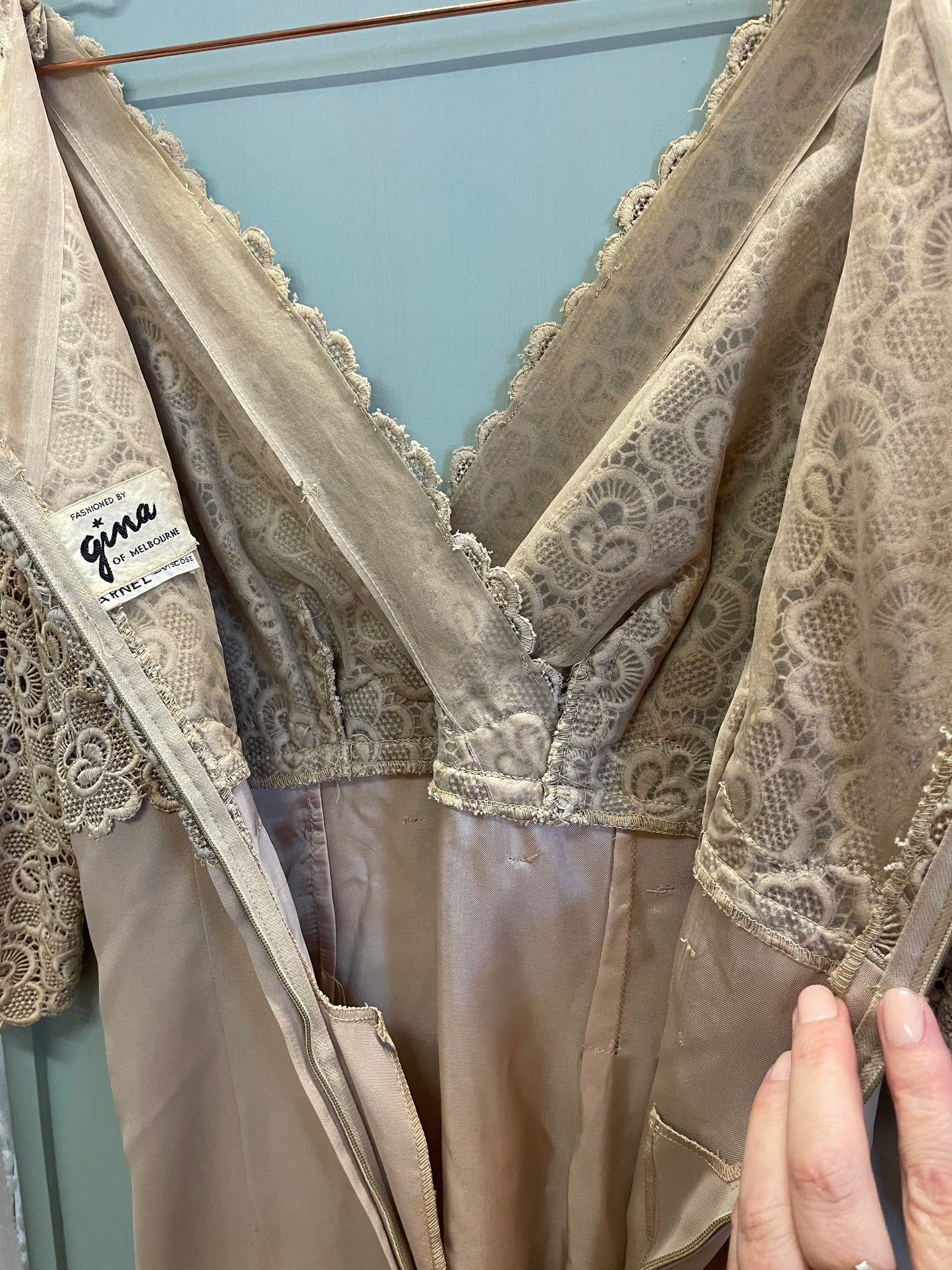 Vintage 1950s–60s Gina of Melbourne lace cocktail dress – petite fit