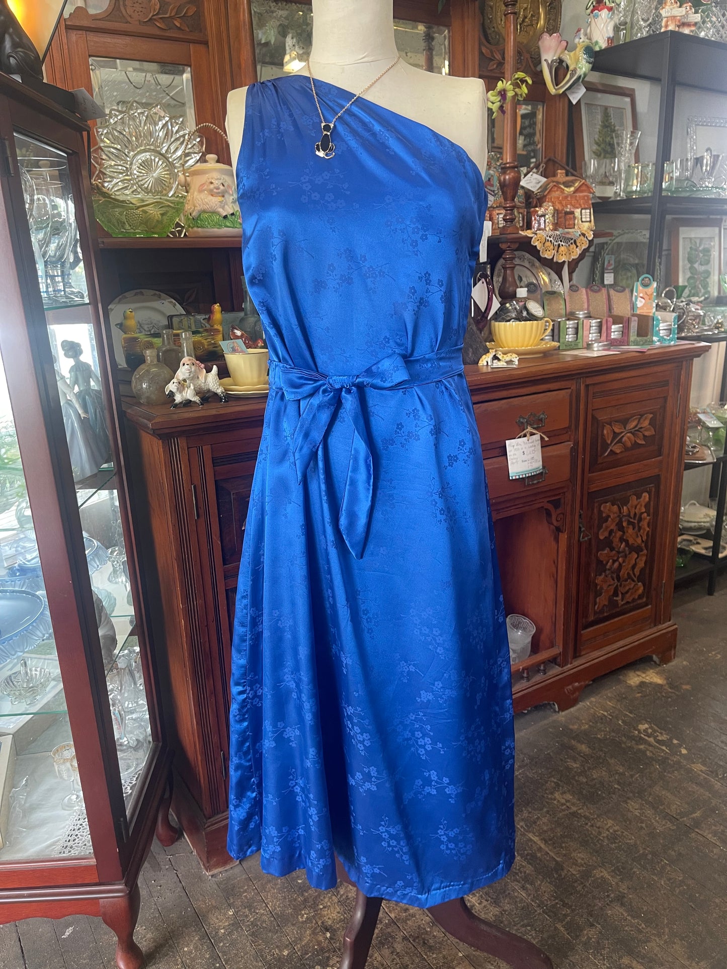 Vintage 70s handmade sleeveless one shoulder blue embossed satin dress Size 8-10