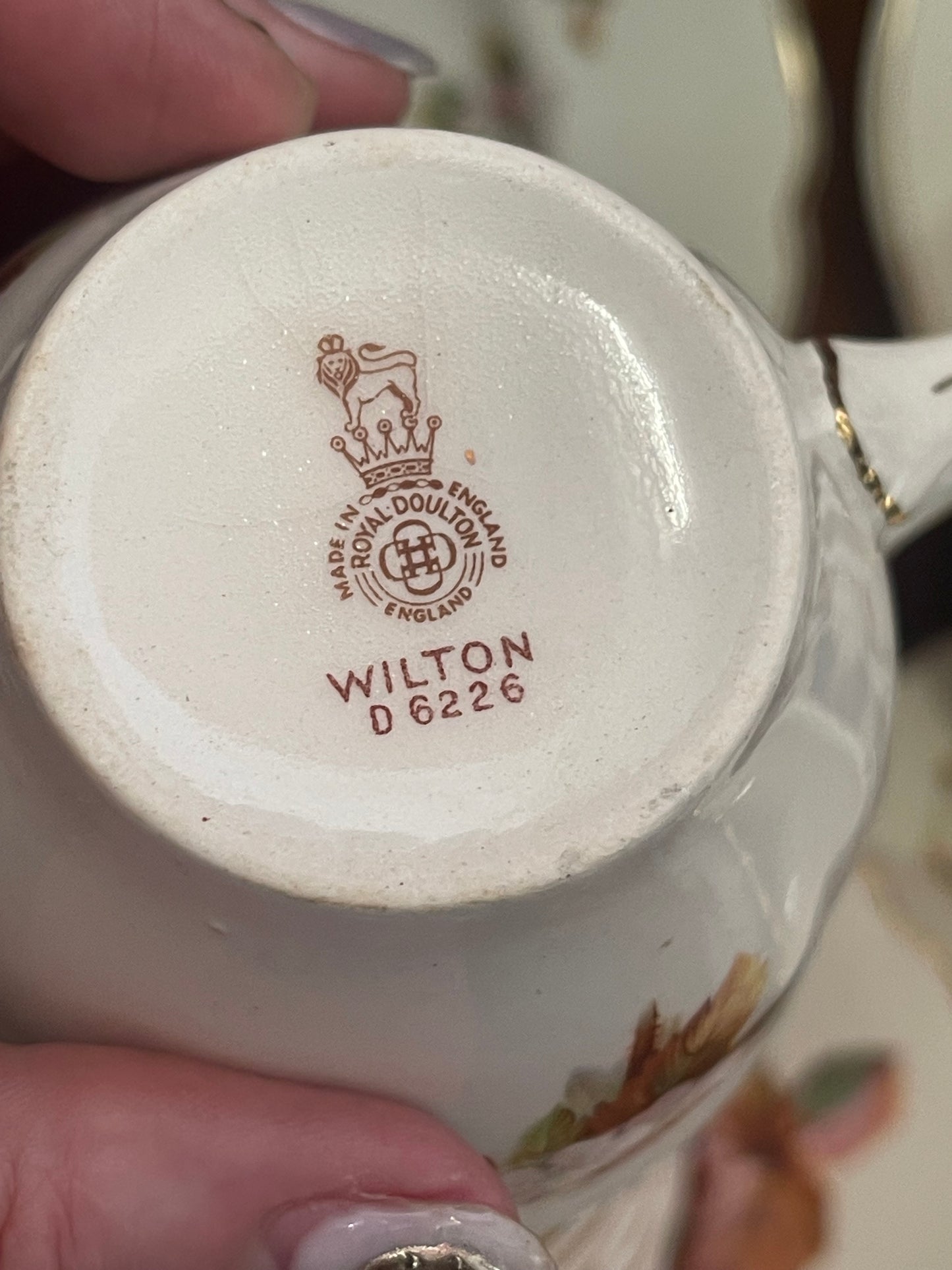 1930s Royal Doulton Wilton Dinner Set (Pattern D6226) – Vintage English China (40 Pieces)