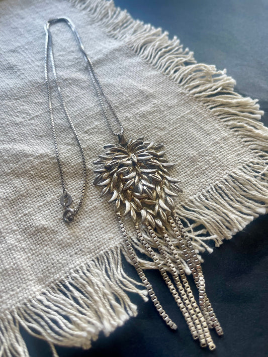 Vintage Silver-Tone Statement Pendant Necklace with Fringe Drop (53cm Chain)