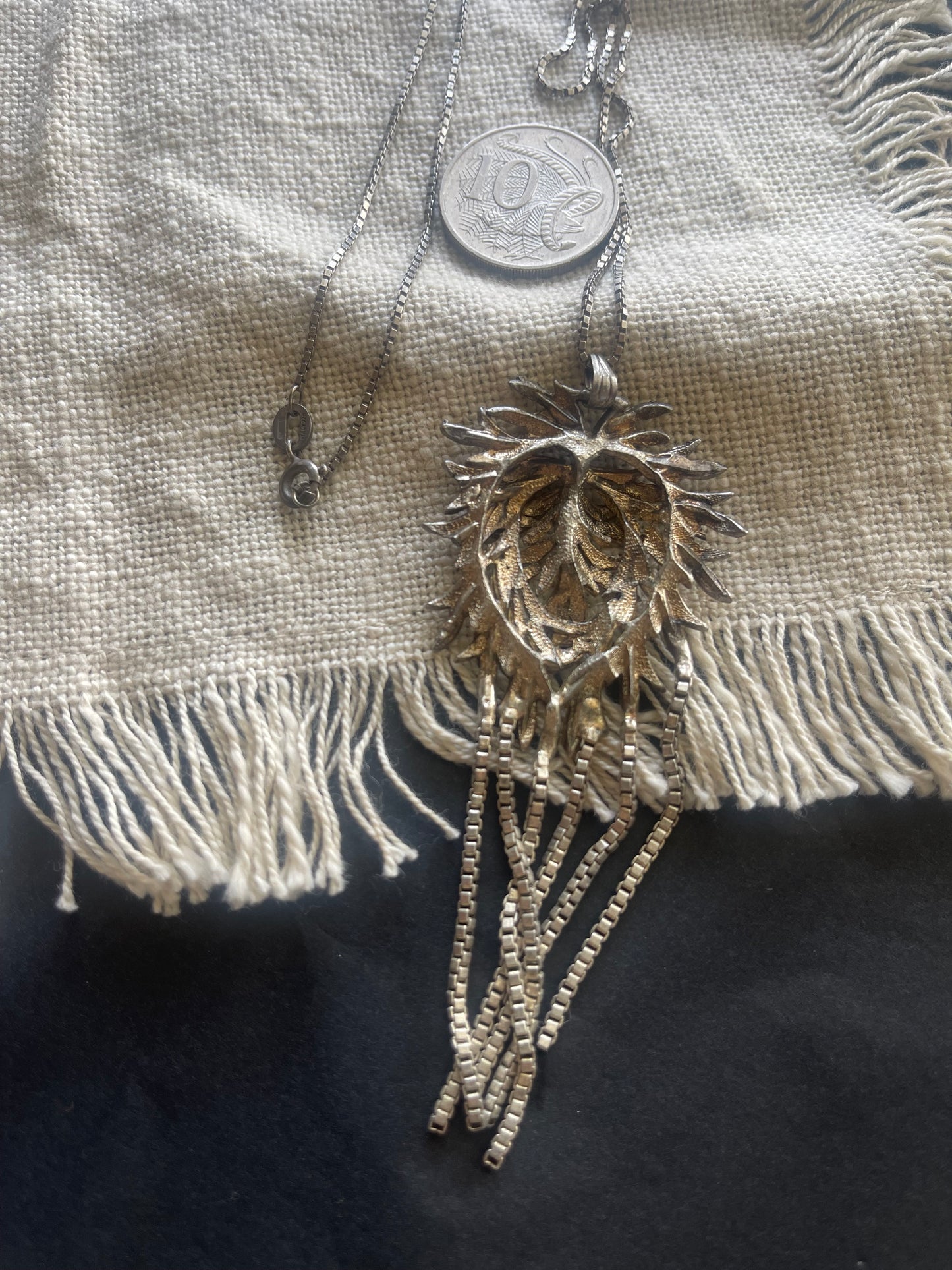 Vintage Silver-Tone Statement Pendant Necklace with Fringe Drop (53cm Chain)