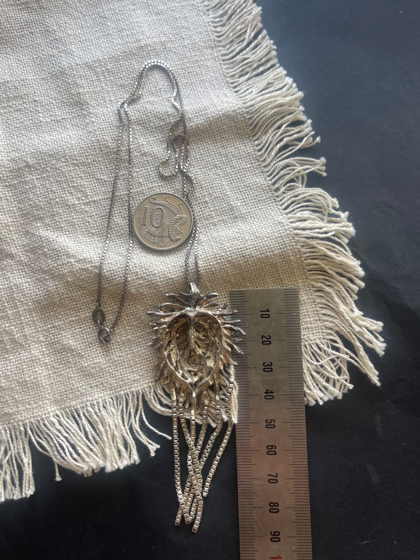 Vintage Silver-Tone Statement Pendant Necklace with Fringe Drop (53cm Chain)