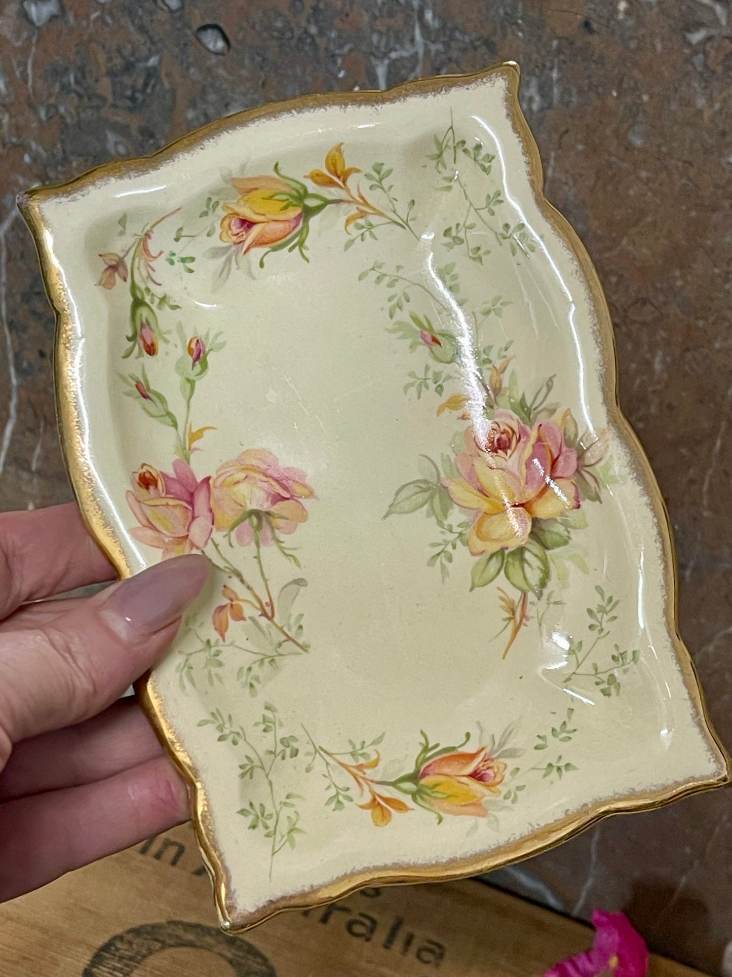 Royal Staffordshire Pottery (A.J. Wilkinson Ltd) “Honeyglaze” Floral Dish – Hand-Painted with Gilded Edge