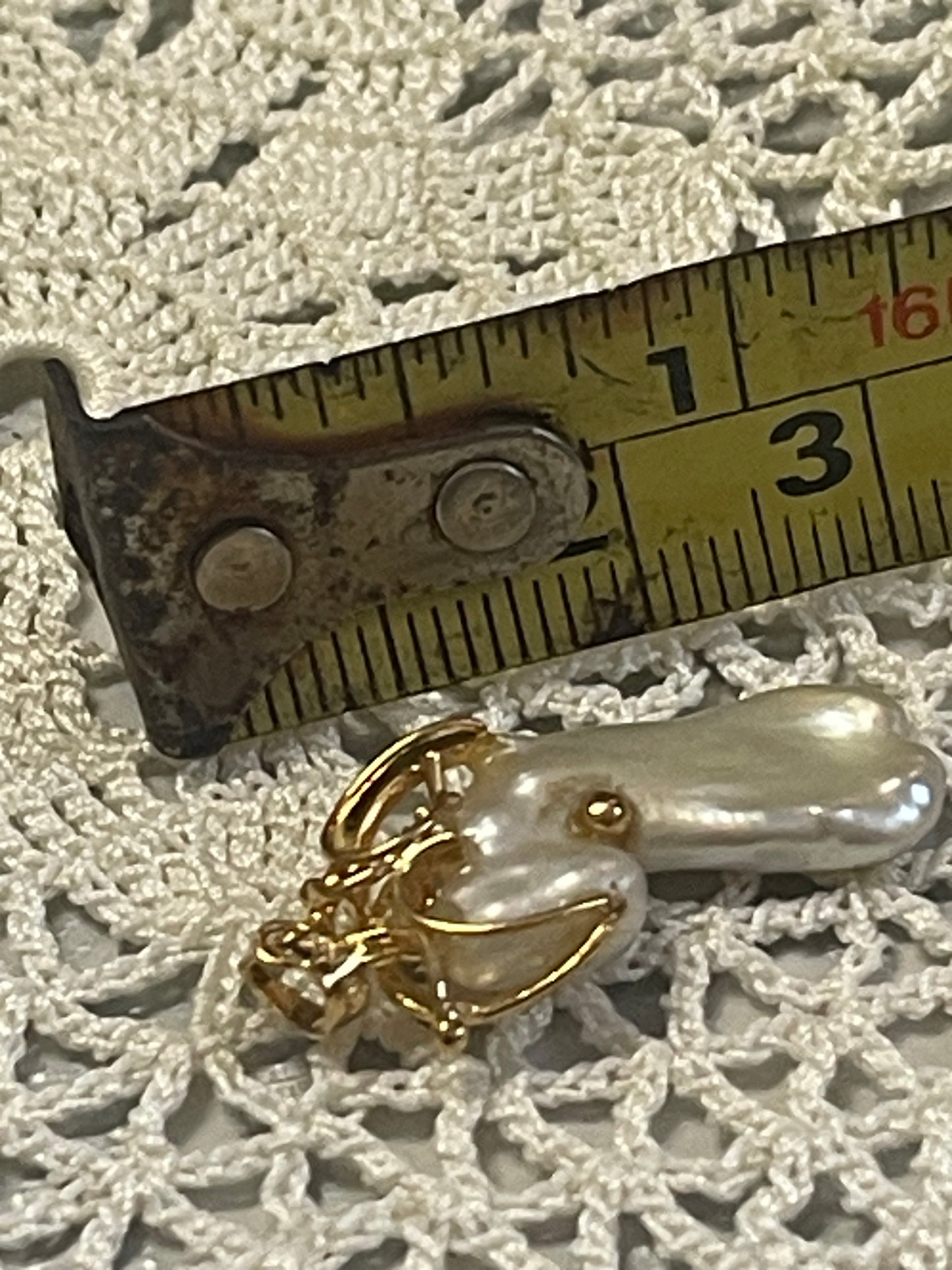 Vintage 9ct Gold & Baroque Pearl Pendant