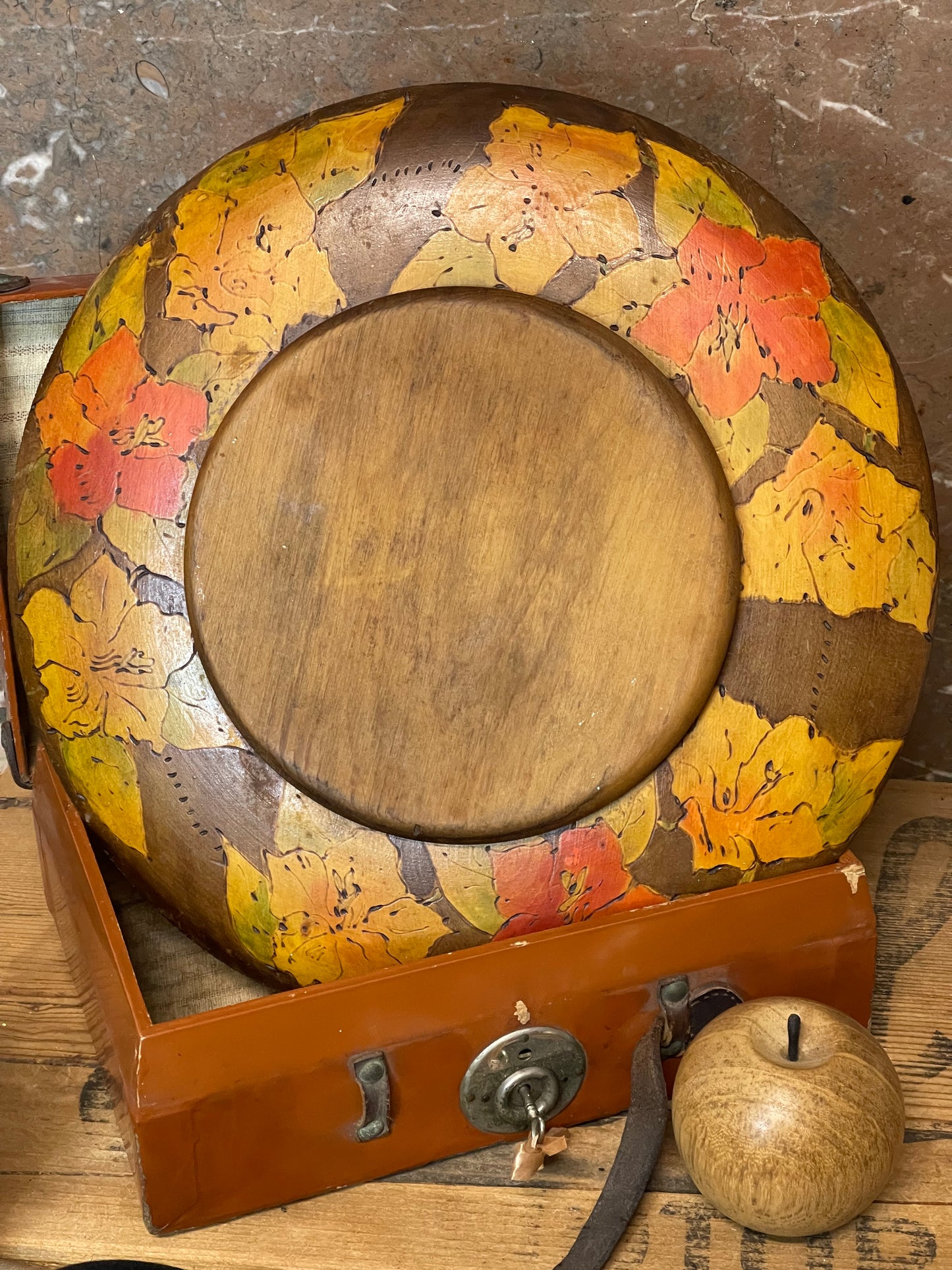 1935 Pokerwork Bread Board with Removable Cutting Surface – Hand Decorated