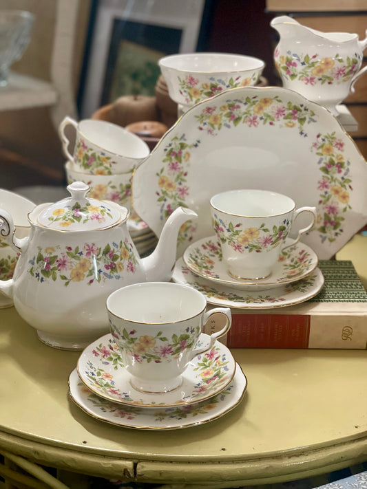 Vintage 1980s Colclough ‘Hedgerow’ Floral Tea Set for Six