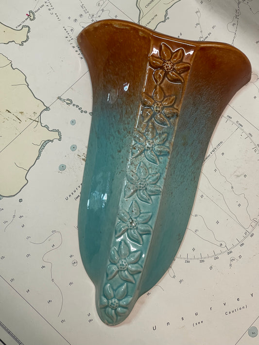 Vintage Australian Mid-Century Pottery Wall Pocket Vase – W-8