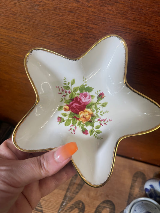 Star Shaped Dish Old Country Roses by ROYAL ALBERT