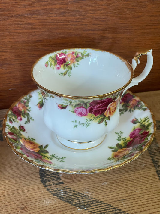 Tea cup Old Country Roses by ROYAL ALBERT