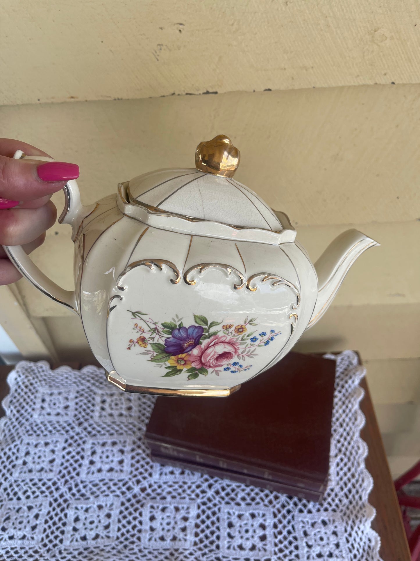 Vintage 1950s Sadler Tea Pot with Roses
