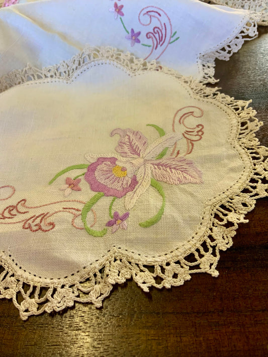 Vintage Hand-Embroidered Linen Doily Set with Orchid Motif & Crochet Lace