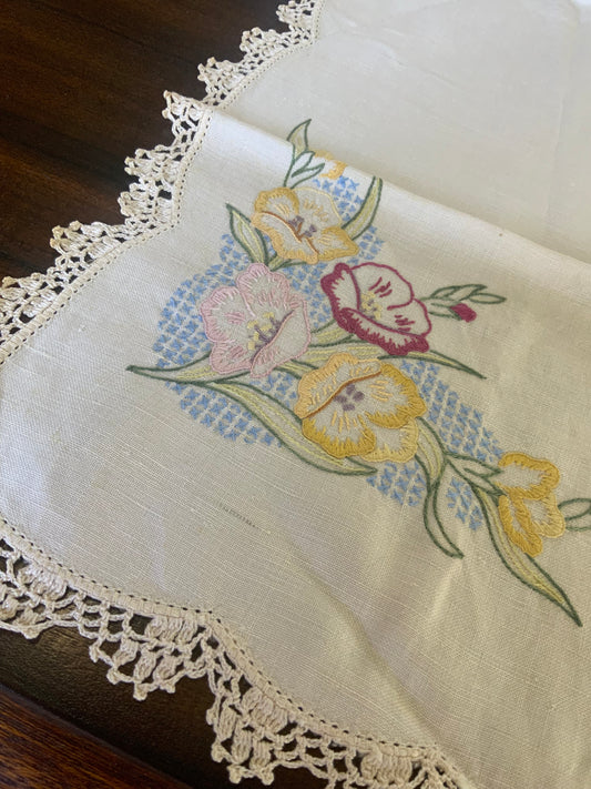 Vintage Hand-Embroidered Linen Table Runner – Yellow & Pink Floral with Crochet Lace