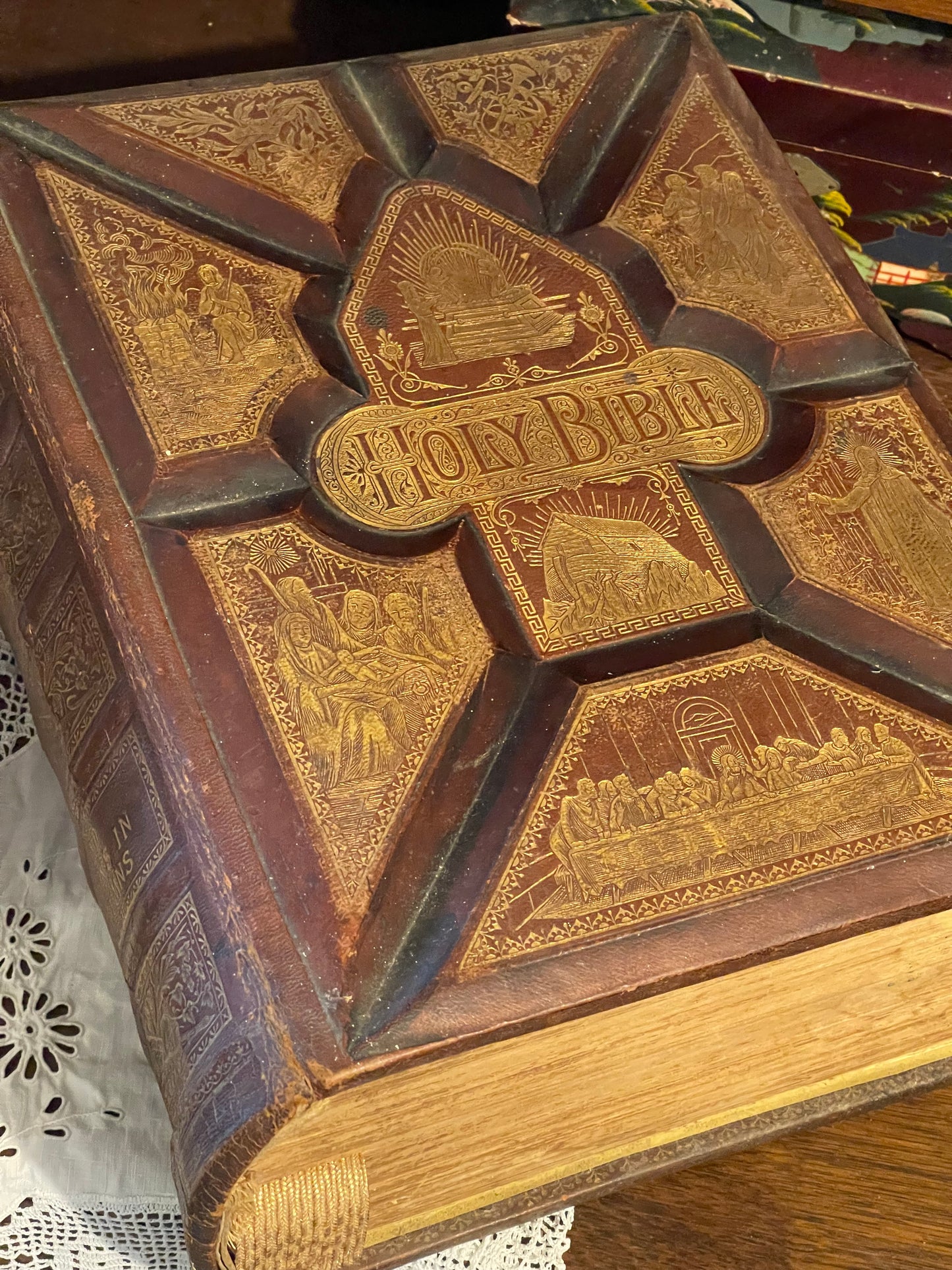 Antique Victorian Parallel Column Large Family Bible c.1884