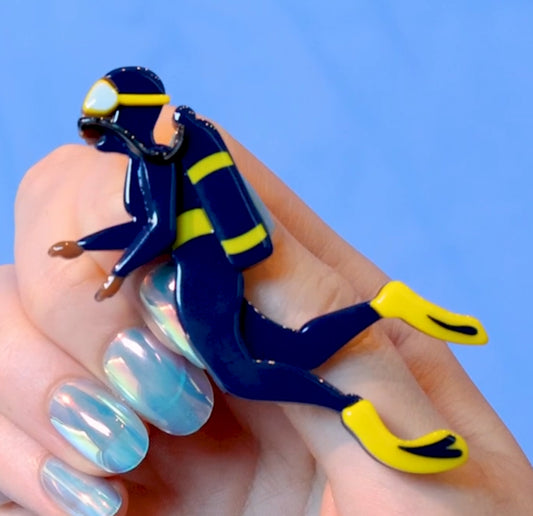 Diver Jamie Brooch (2021) by Erstwilder – Great Barrier Reef Collection