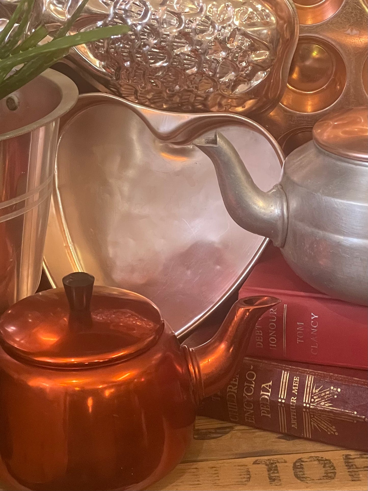 Vintage Aluminium 8 Cup Tea Pot with anodised lid