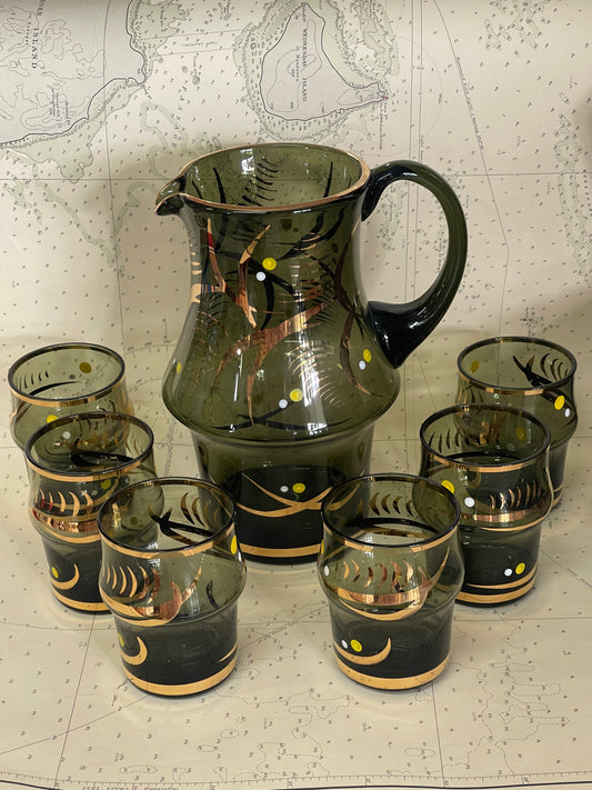 Vintage 1950s Black Glass jug and six Glasses gold trim
